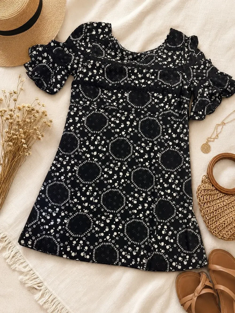 Free People Women’s Size 12 Black White Floral Ruffle Sleeve Mini Dress Boho